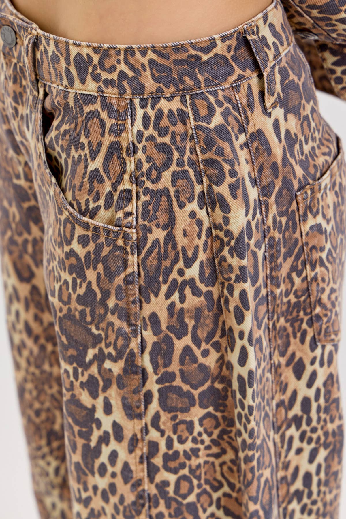 Leopard jean
